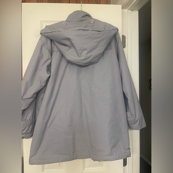 London Fog Winter Parka. Size 14. Gray. Removable hood. Pockets. - Picture 6 of 8